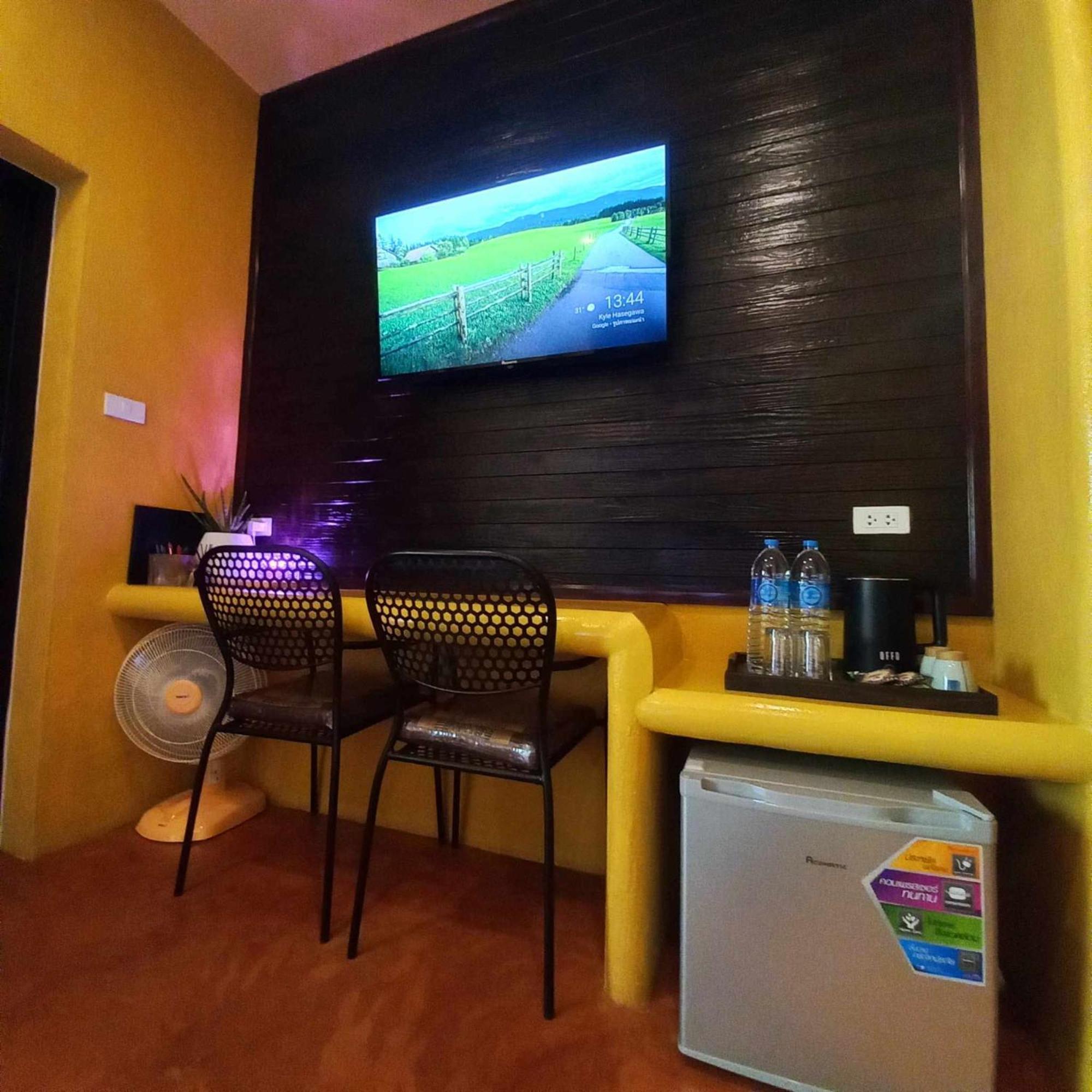 Bar Horizon Hostel 춤폰 외부 사진
